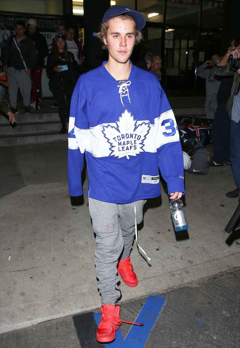 Selena Gomez Justin Bieber church service hockey game