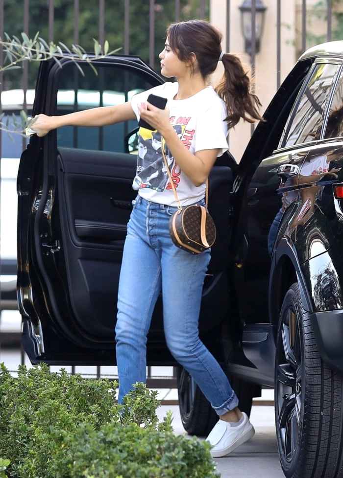 Defective Bleed assassination Selena Gomez Wears Custom Re/Done Jeans in Los Angeles
