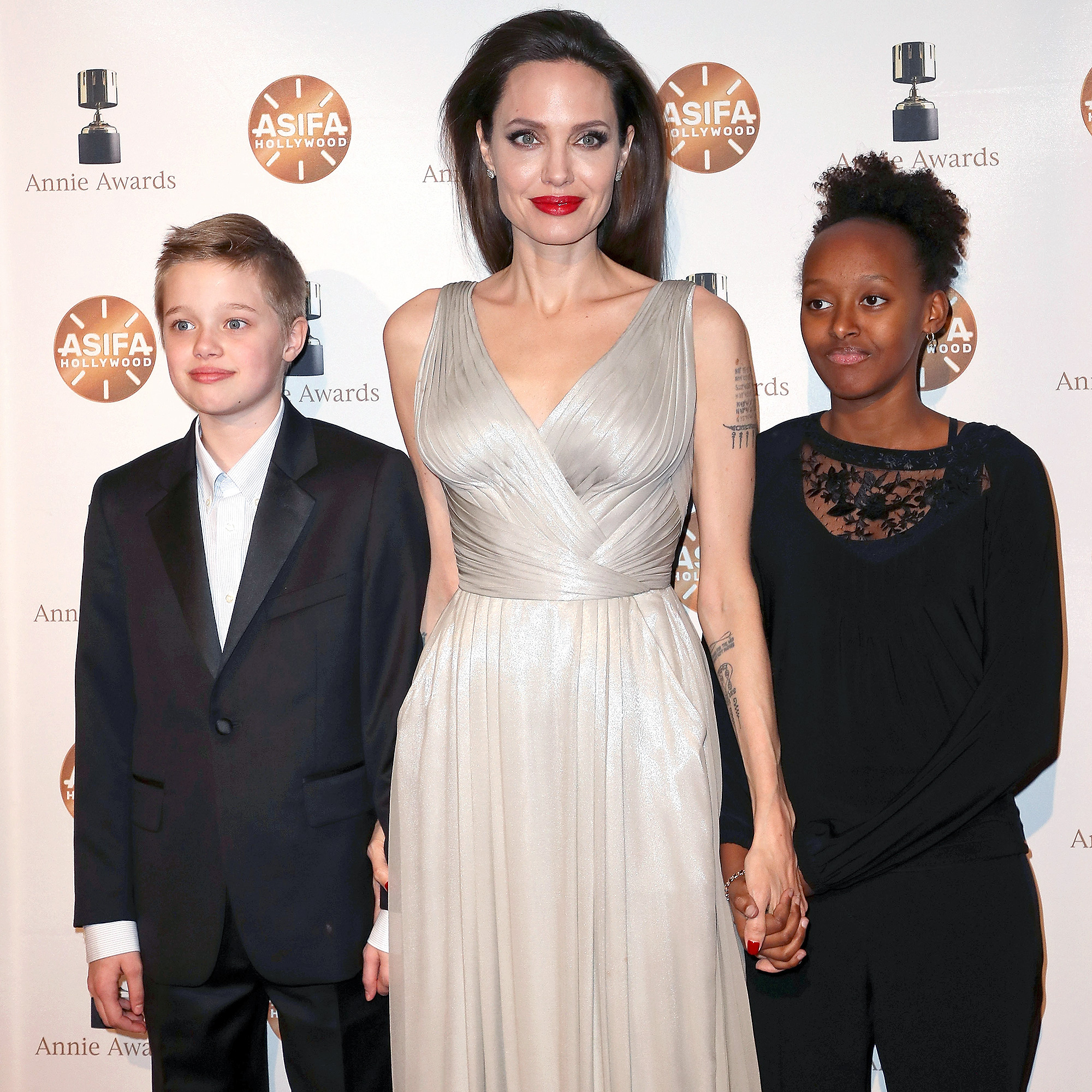 Angelina Jolie Brings Daughters Shiloh, Zahara to Annie Awards: Pics