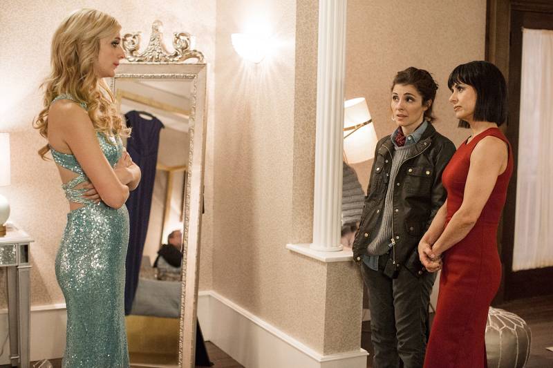 Shiri Appleby Constance Zimmer UnREAL