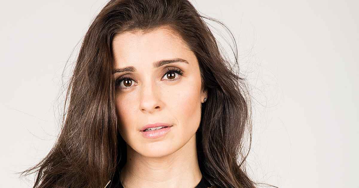 Shiri Appleby On Roswell Reboot I Want To Direct Us Weekly shiri-appleby-on-roswell-reboot-i-want-to-direct-us-weekly