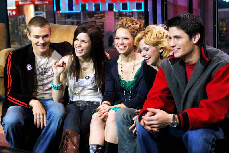 Chad Michael Murray, Sophia Bush, Bethany Joy Lenz, Hilarie Burton and James Lafferty of ‘One Tree Hill‘ on MTV’s TRL on January 25, 2005.