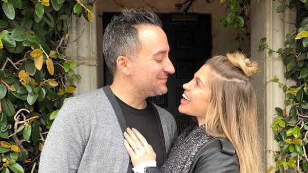 Danielle-Fishel-engaged
