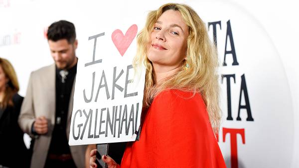 drew-barrymore-jake-gyllenhaal-sign