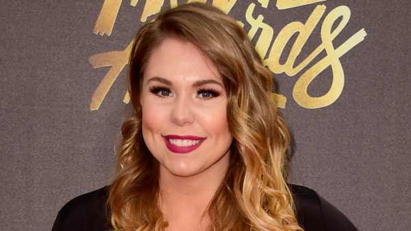 Kailyn Lowry poses naked
