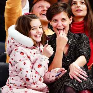 Katie Holmes and Suri Cruise Watch the Oscars 2018 at Home
