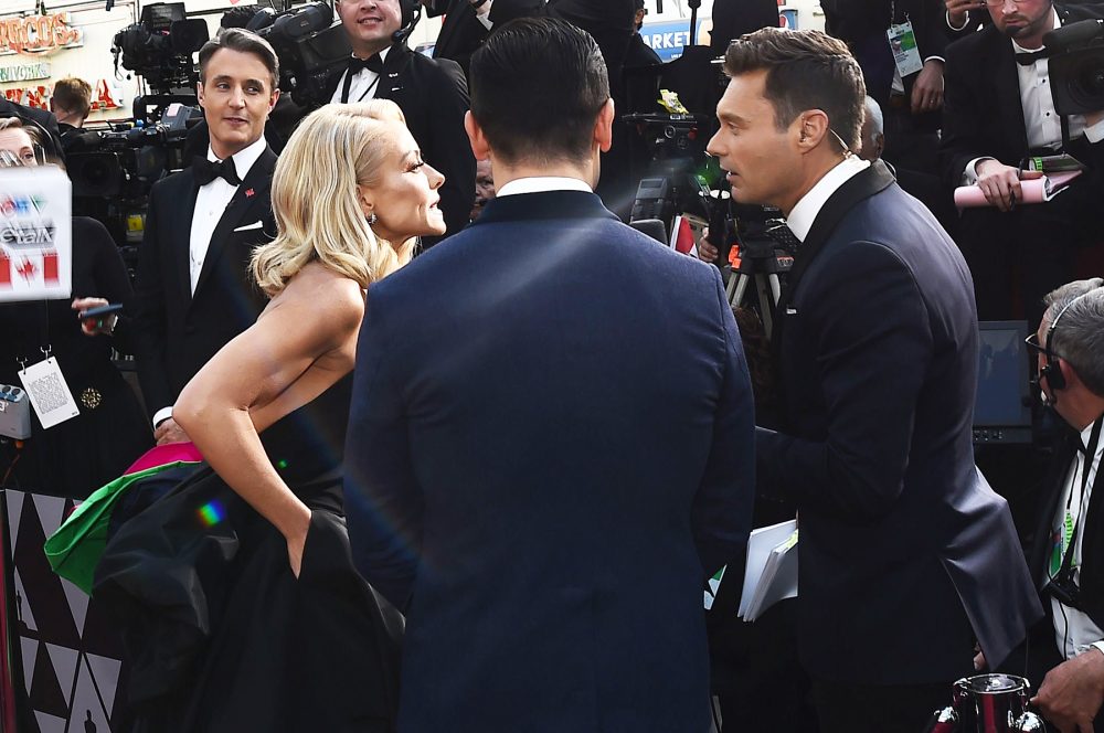 Kelly Ripa Supports Ryan Seacrest on Oscars 2018 Red Carpet