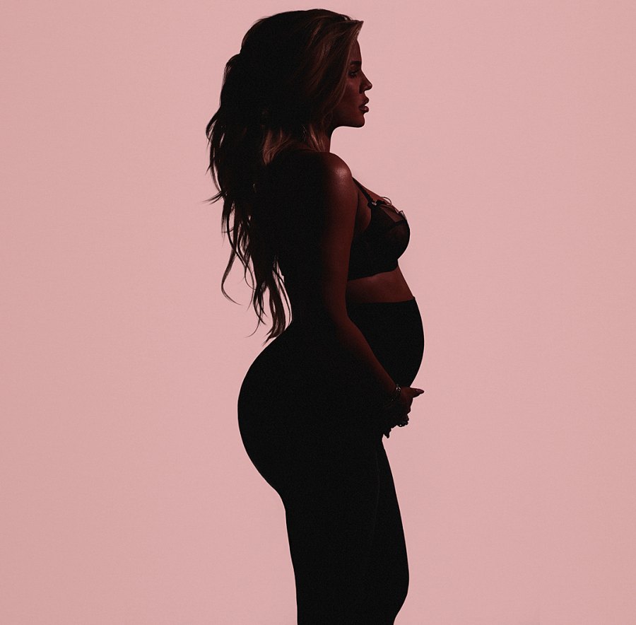 khloe-kardashian-good-american shirtless