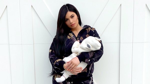 Kylie Jenner Mom-Shamed Long Fingernails