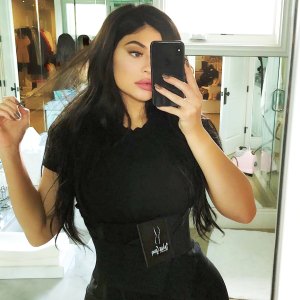 kylie-jenner-waist-trainer