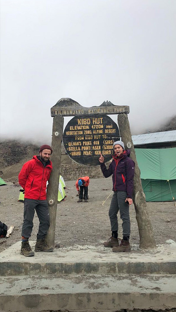 Mandy Moore, Mount Kilimanjaro Trip