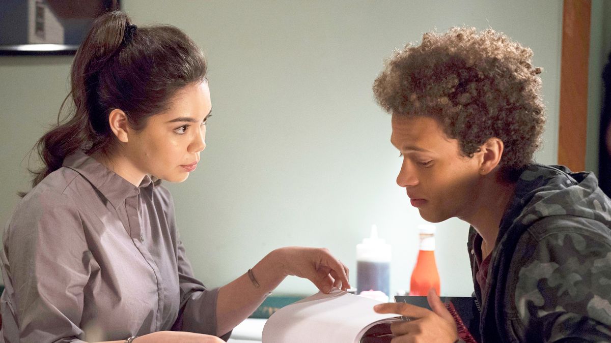 Auli'i Cravalho as Lilette Suarez and Damon J. Gillespie as Robbie Thorne on ‘Rise‘