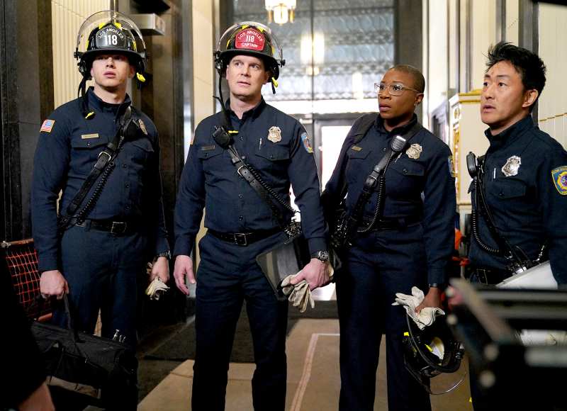 Oliver-Stark,-Peter-Krause,-Aisha-Hinds-and-Kenneth-Choi-911