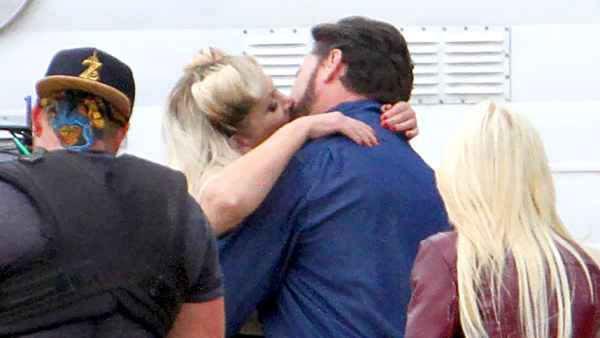 tori-dean-kissing