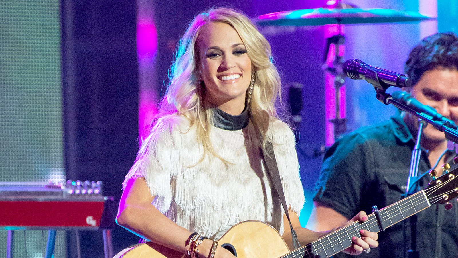 Carrie Underwood performs on 'Jimmy Kimmel Live' on October 27, 2015 in Los Angeles, California.