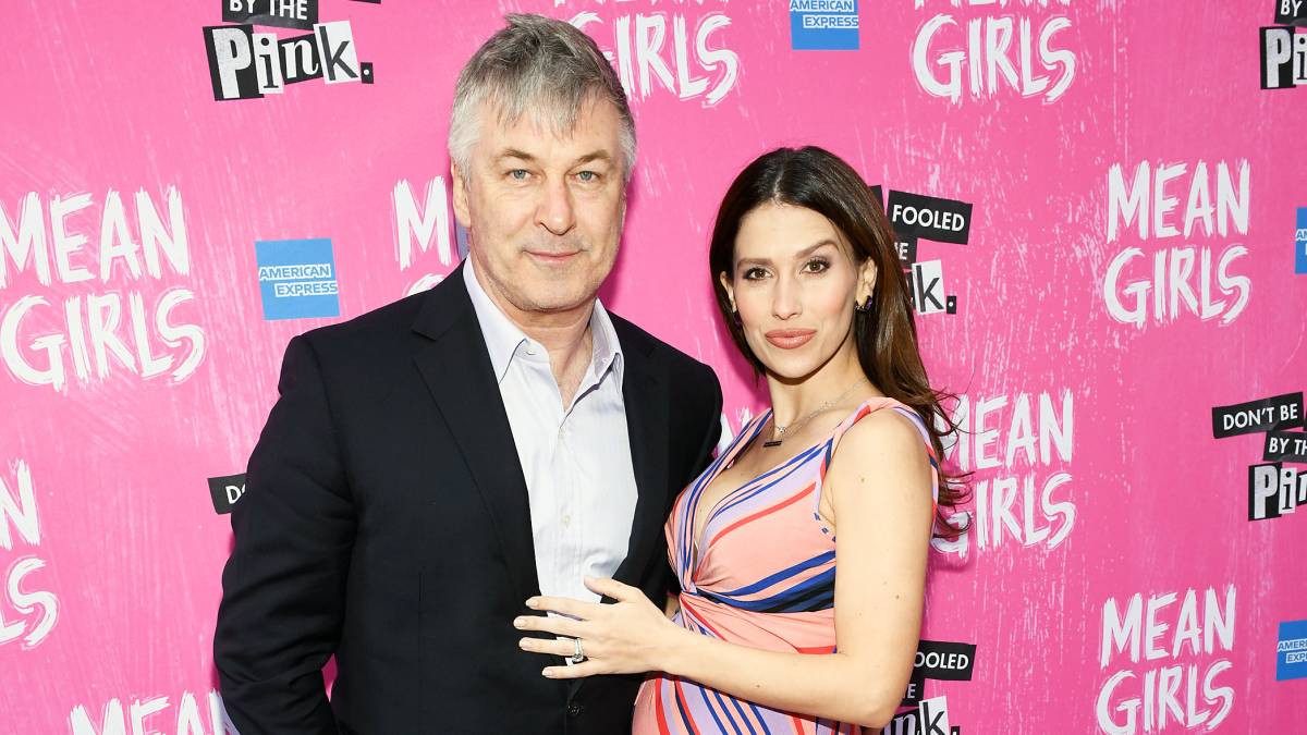 Alec Baldwin Hilaria Baldwin baby bump