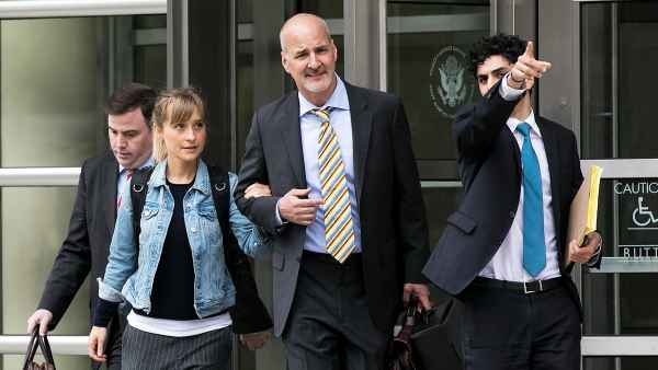 Allison Mack Released Five Million Bail Bond Alleged Sex Cult Case