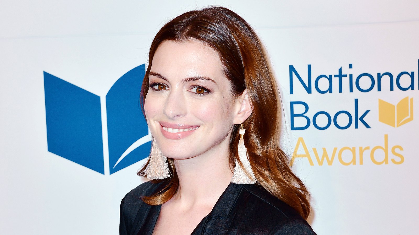 Anne Hathaway Emily Blunt John Krasinski Joke