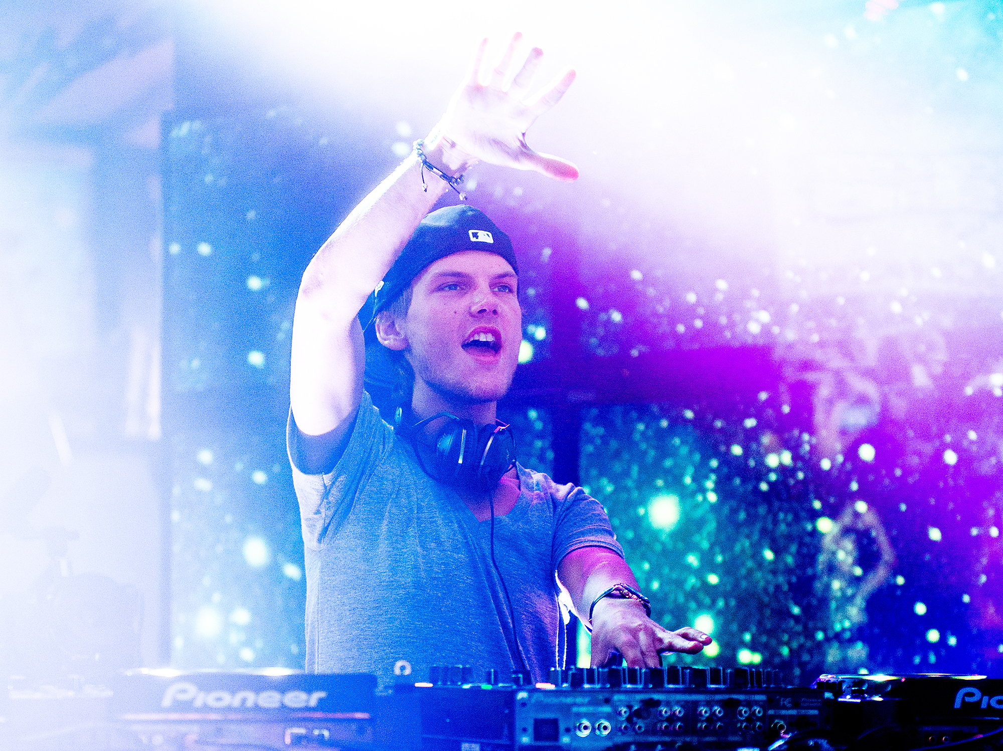 Avicii Dead At 28 See The Dj S Life In Photos