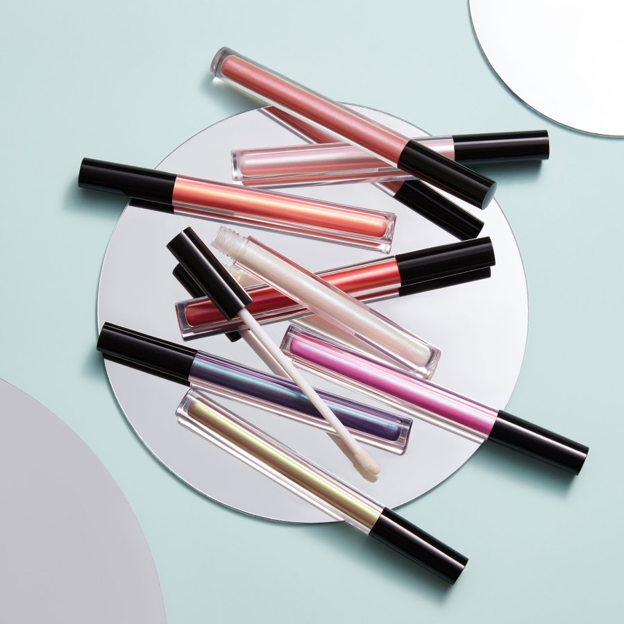 covergirl-holographic-lip