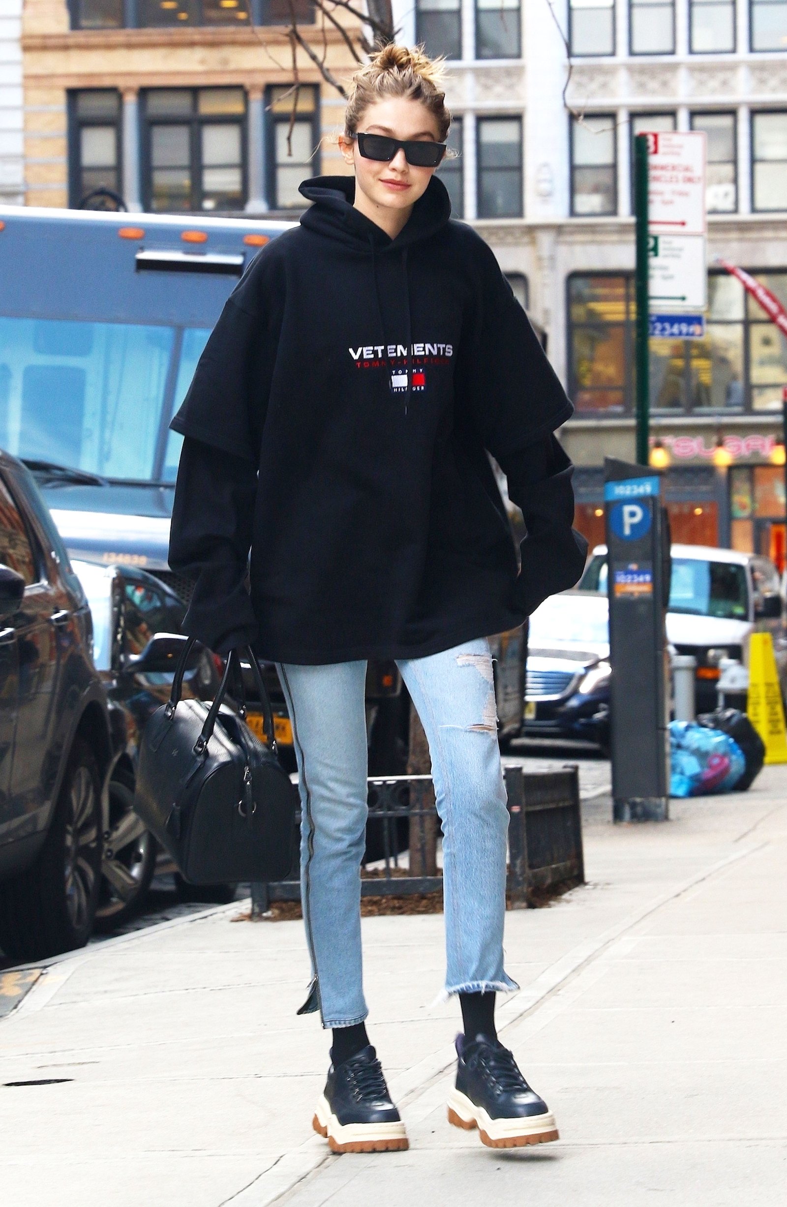favoriete Verandering negeren Gigi Hadid Wears Oversize Vetements Sweatshirt in NYC