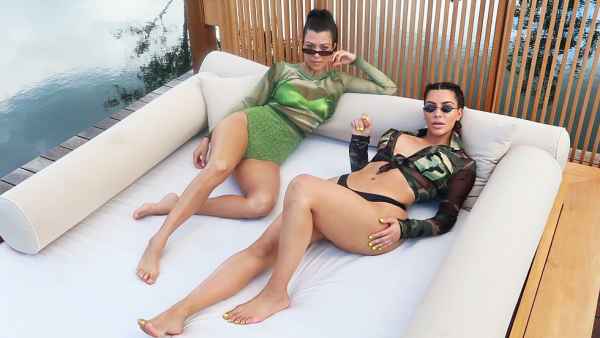 Kourtney Kardashian Kim Kardashian National Sibling Day