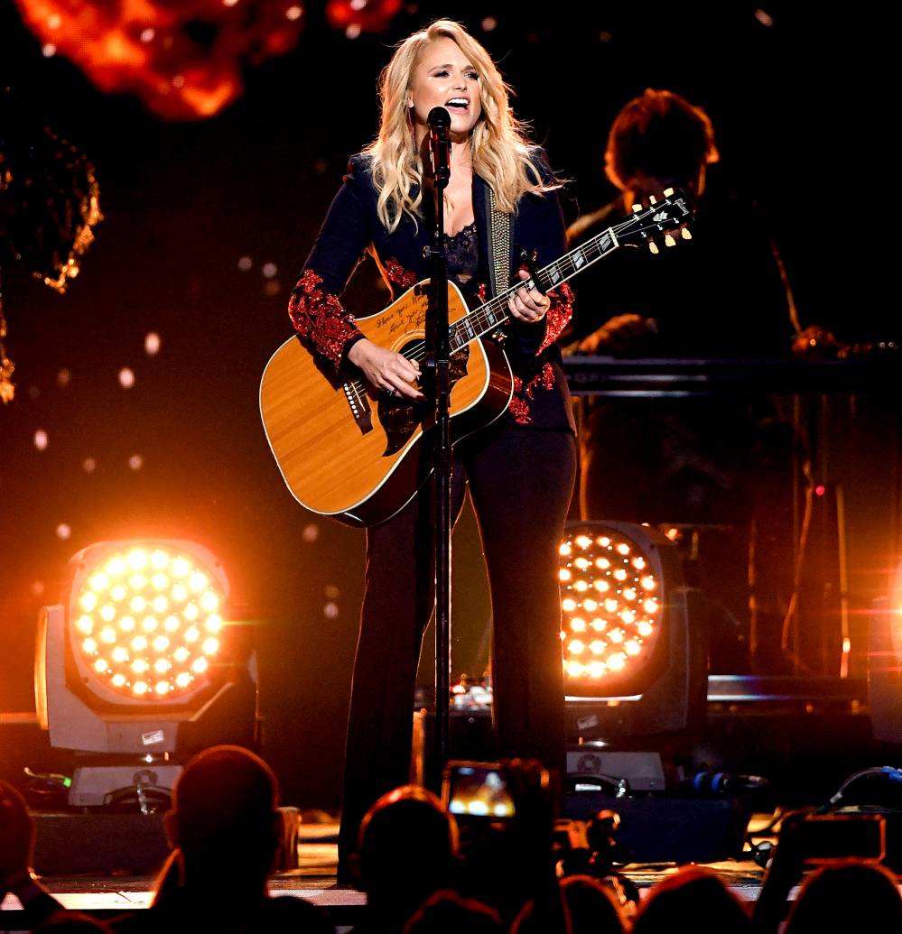 miranda-lambert-performing