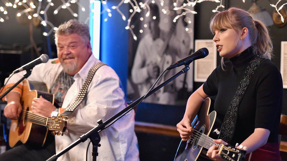Taylor Swift, Craig Wiseman, Bluebird Cafe