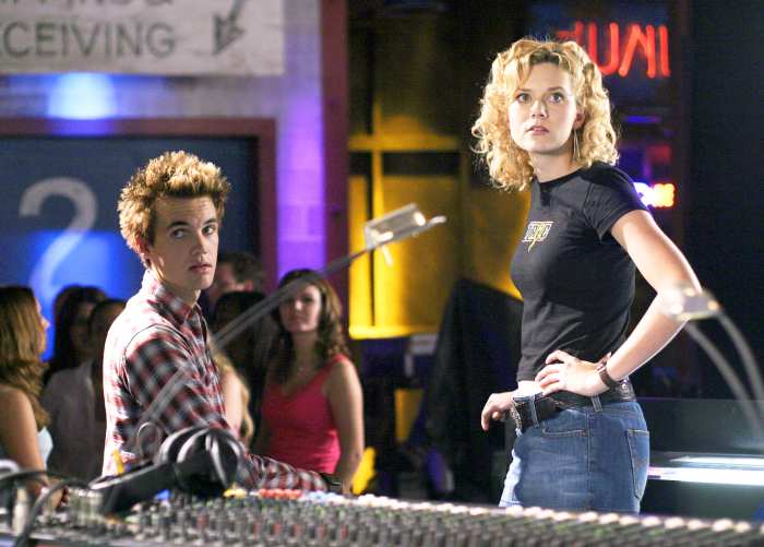 Tyler Hilton and Hilarie Burton in ‘One Tree Hill‘