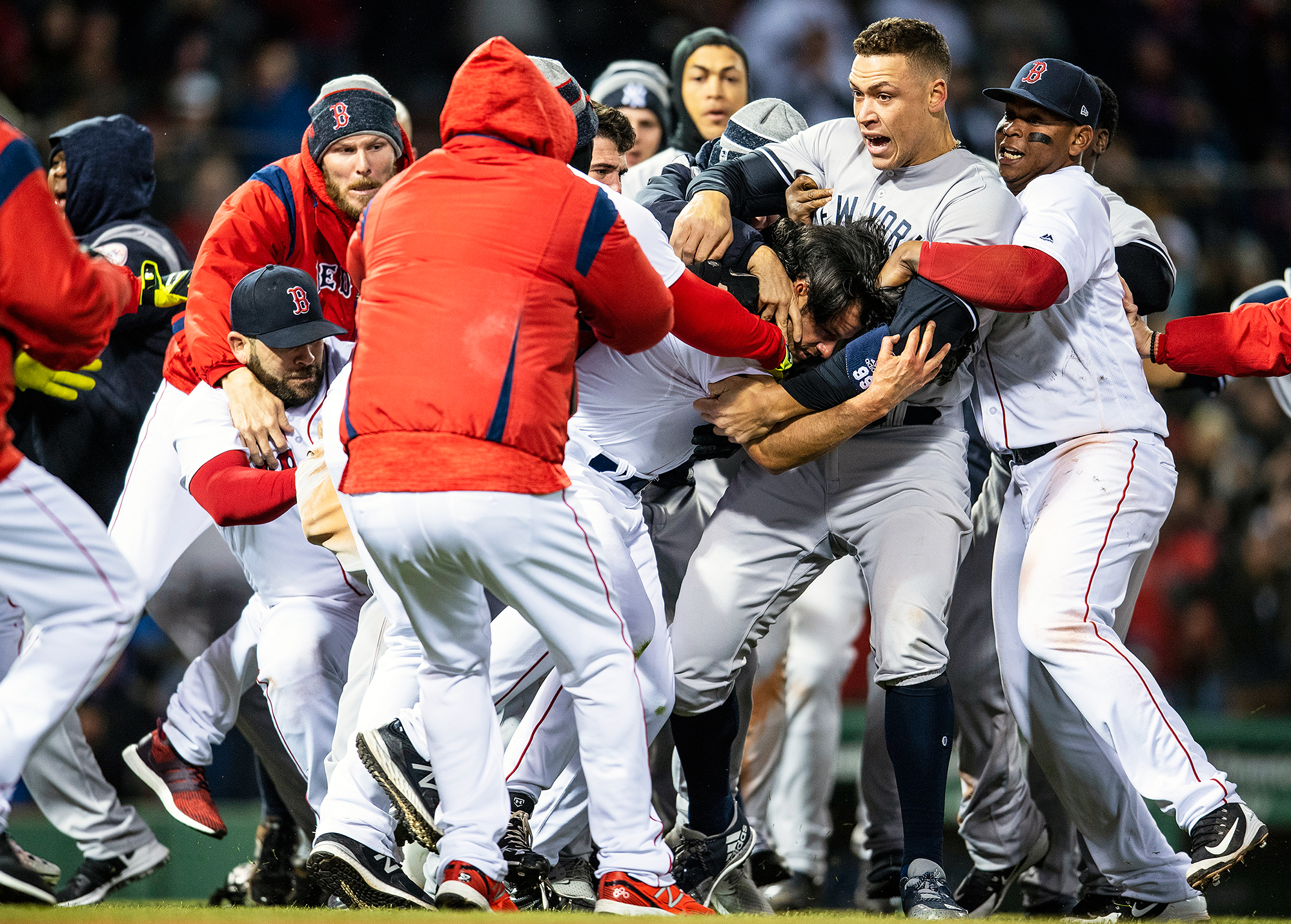 Red Sox Jason Varitek and Yankee Alex Rodriguez get into a fight
