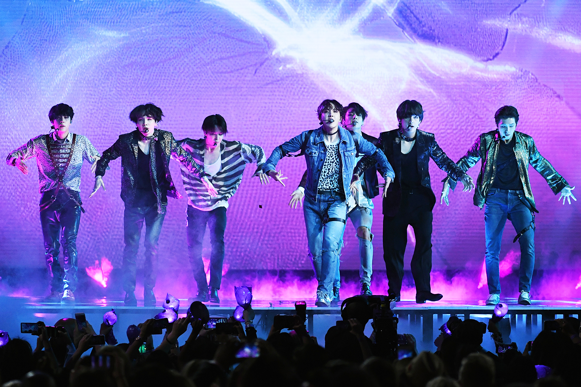 BTS Performs 'Fake Love' at Billboard Music Awards 2018