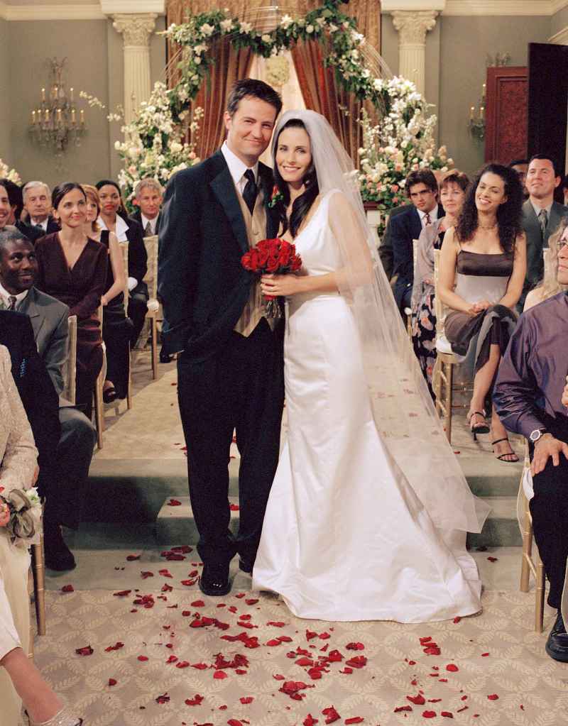 Chandler-and-Monica-Friends-wedding