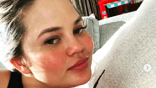 Chrissy-Teigen-trolls-met-gala
