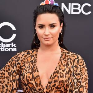 Demi Lovato arrives at the 2018 Billboard Music Awards