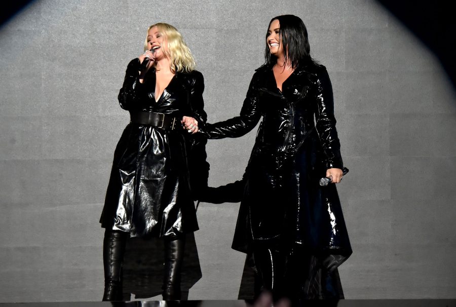Christina Aguilera (L) and Demi Lovato