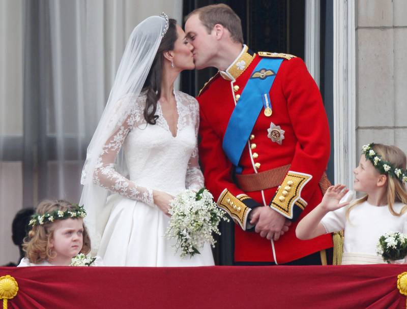 Duchess Kate, Prince William, Royal Wedding, Kiss