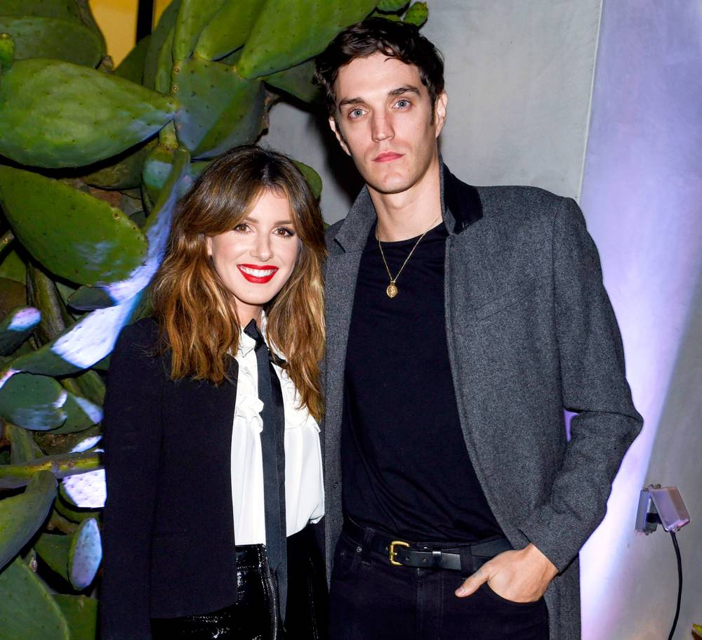 Shenae-Grimes-and-Josh-Beech-expecting