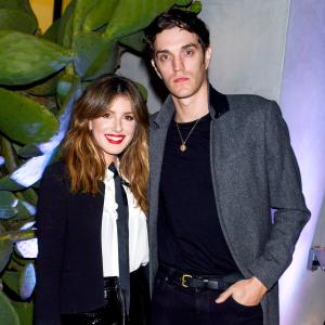 Shenae-Grimes-and-Josh-Beech-expecting