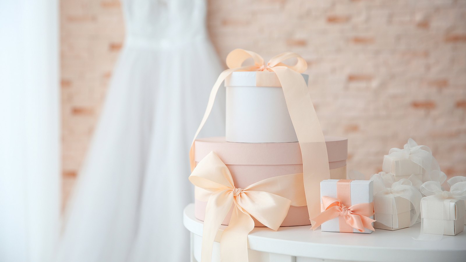 Unique Wedding Gifts for Every Kind of Wedding - Ideas The Couple