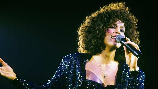 Whitney Houston Molested Cousin Dee Dee Warwick