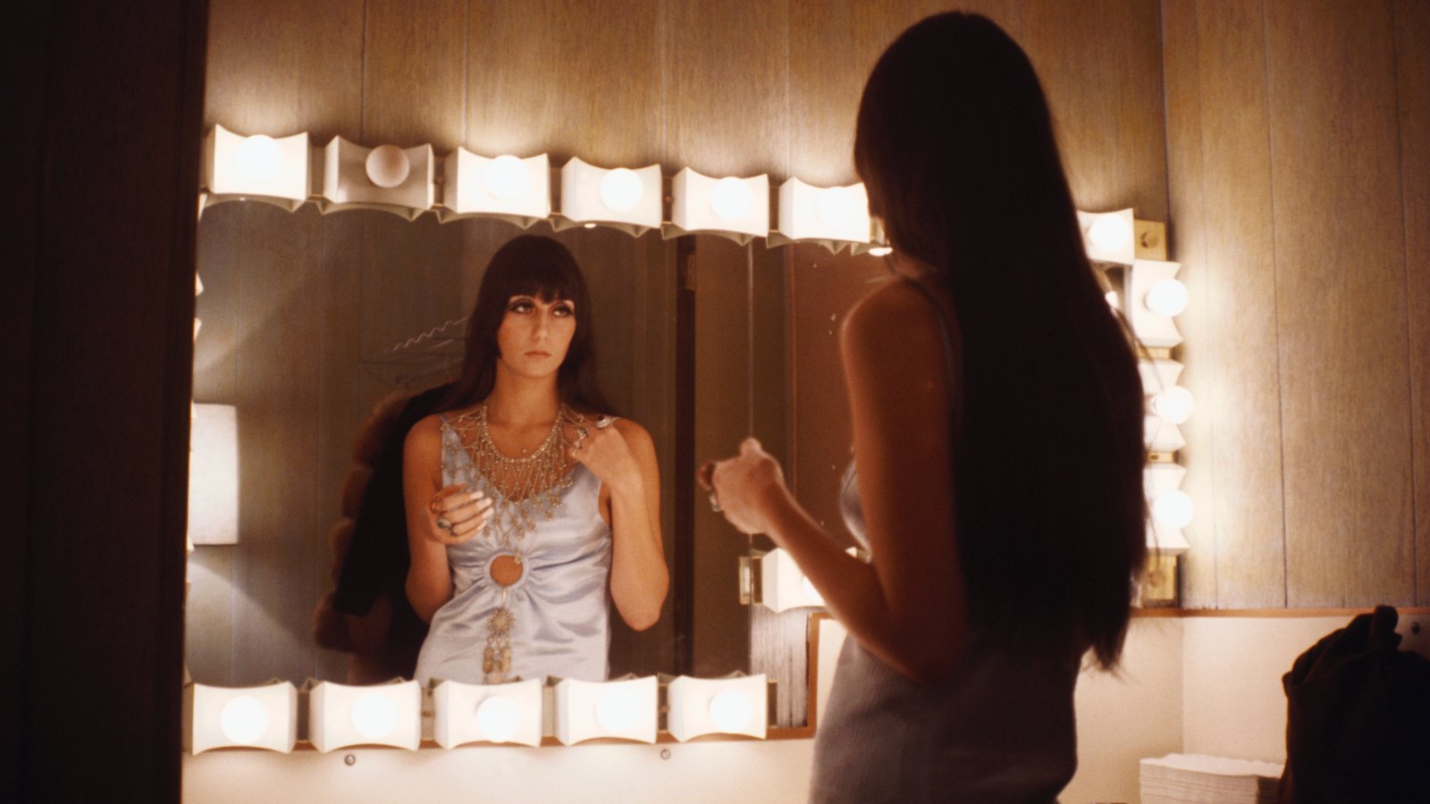 LOS ANGELES - MARCH 1968: Entertainer Cher fixes her make up in a dressing room mirror in March 1968 in Los Angeles, California. (Photo by Michael Ochs Archives/Getty Images)