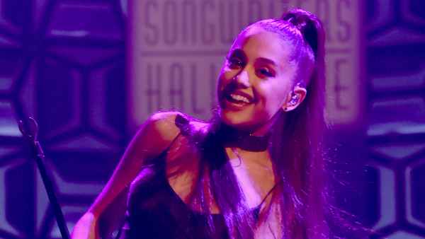 ariana-grande-engagement-2