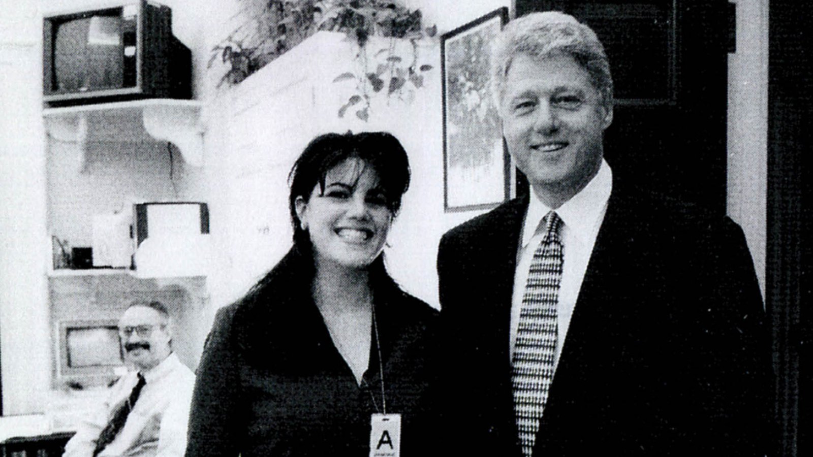 Monica Lewinsky meets with President Clinton