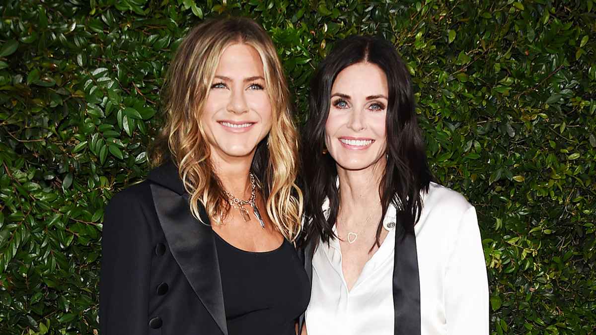 Jennifer Aniston Courtney Cox Reunite