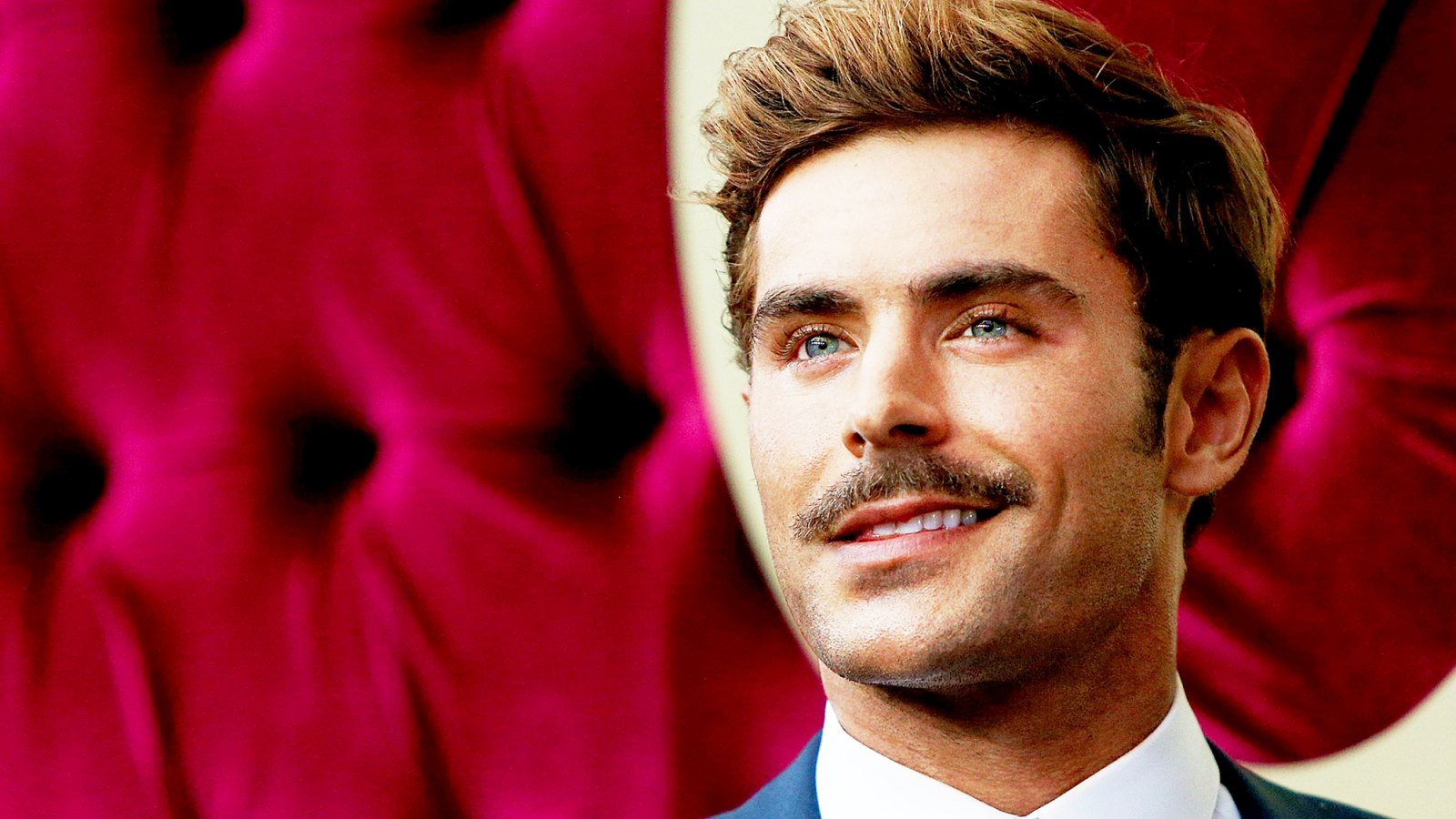 Zac Efron attends the Australian 2017 premiere of The Greatest Showman at The Star in Sydney, Australia.