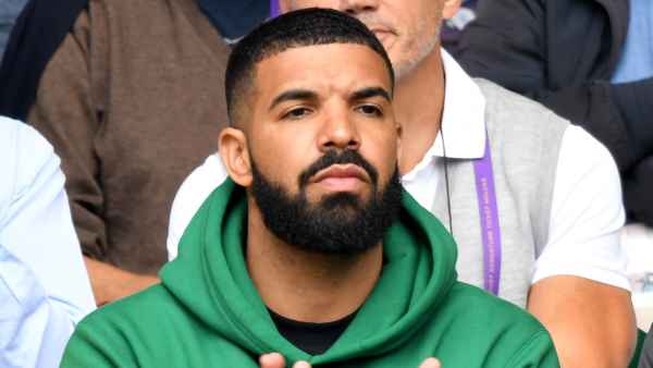 Drake-Cheers-on-Serena-Williams-at-Wimbledon