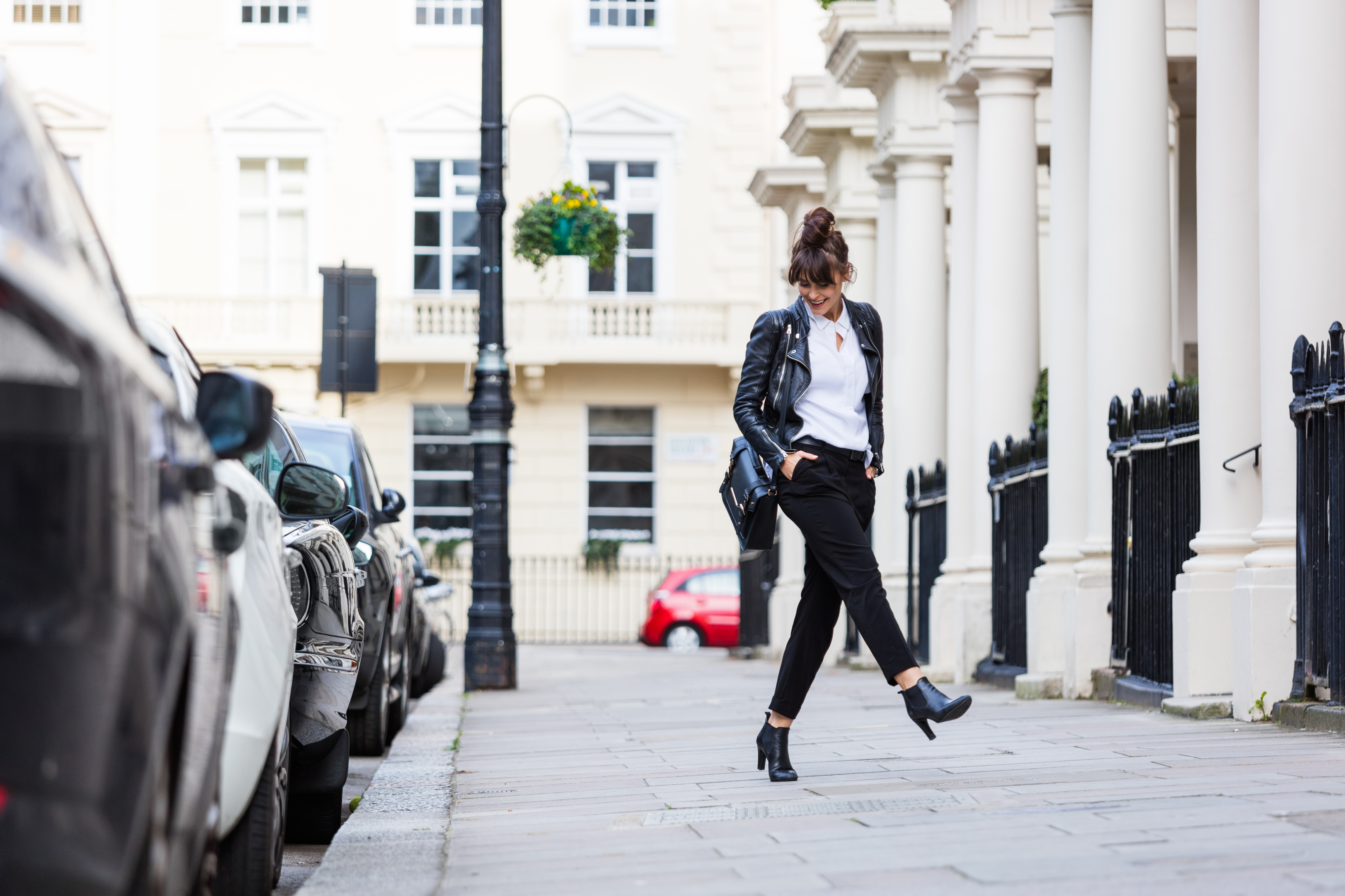 woman with black tote bag