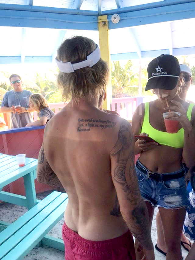 Justin-Bieber-and-Hailey-Baldwin-in-Bahamas-engaged