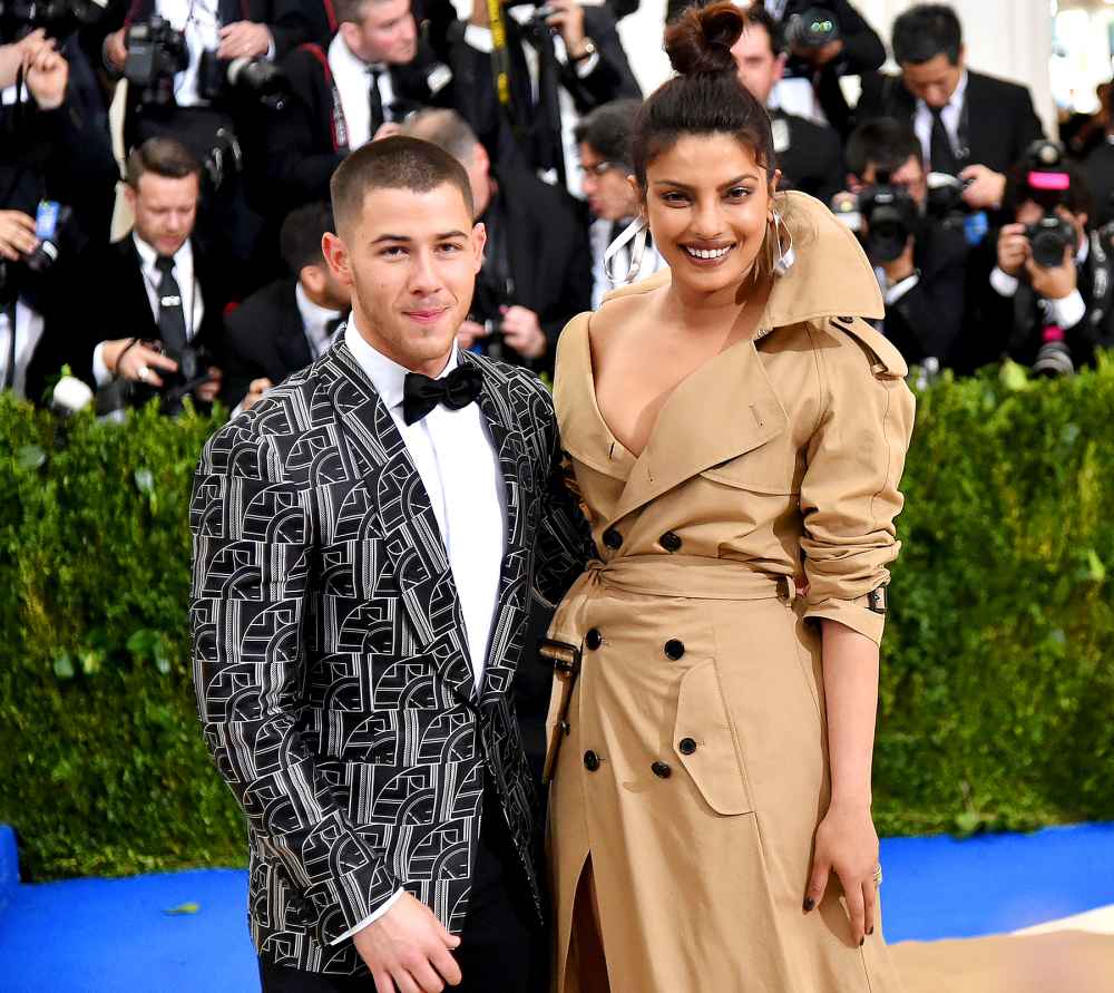 Nick-Jonas-and-Priyanka-Chopra-engaged