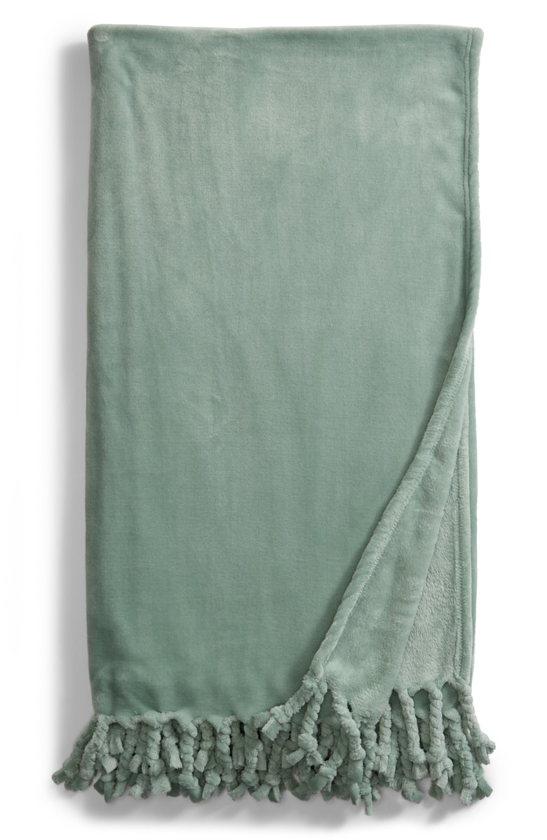 Nordstrom At Home Kennebunk Bliss Plush Throw